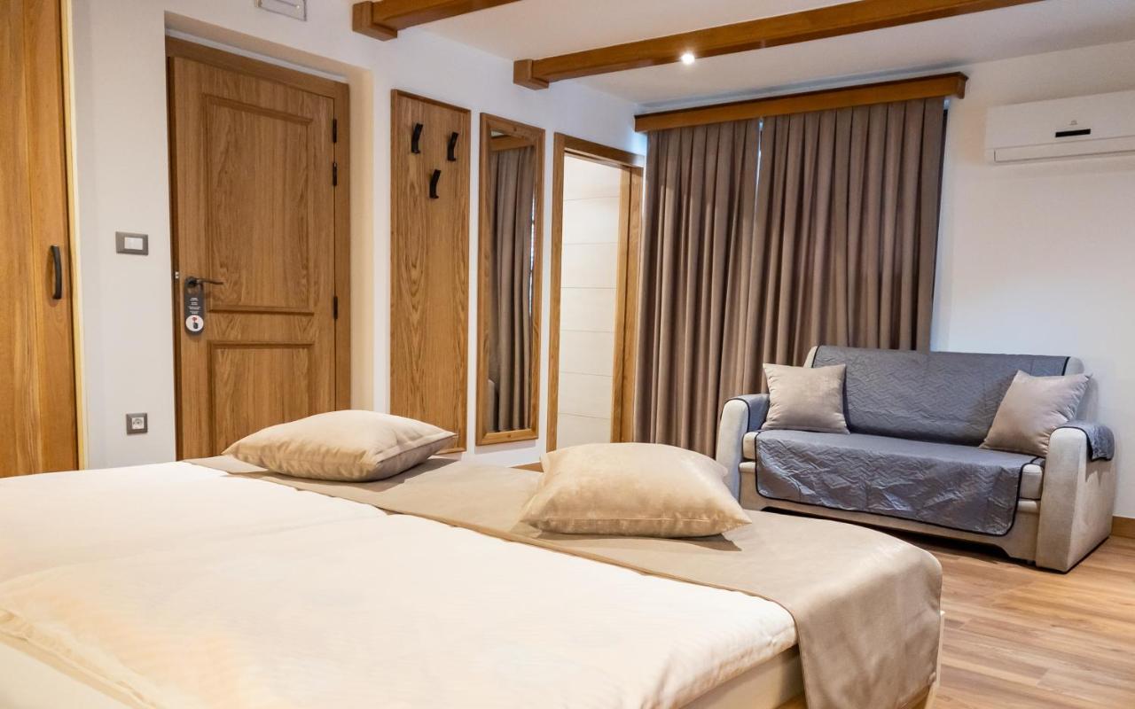 Guest House Pri Cesarju 캄니크 외부 사진