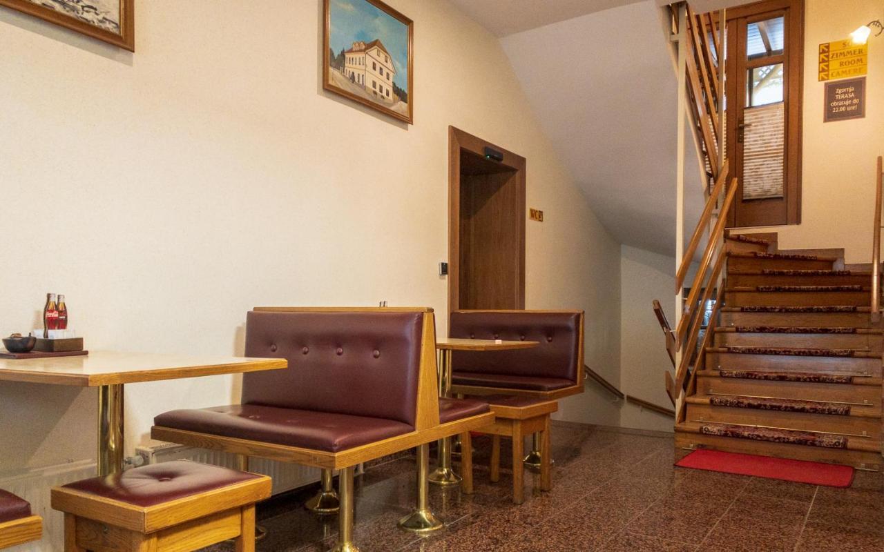 Guest House Pri Cesarju 캄니크 외부 사진