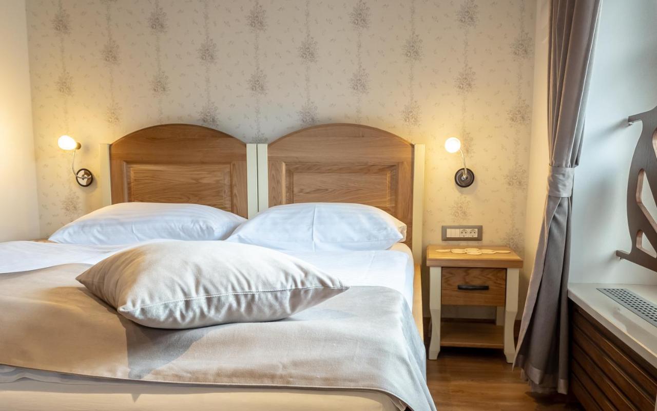 Guest House Pri Cesarju 캄니크 외부 사진
