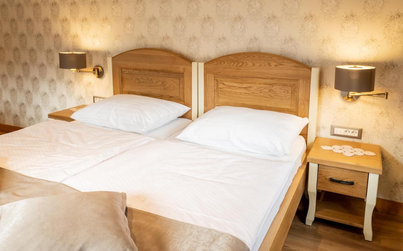 Guest House Pri Cesarju 캄니크 외부 사진
