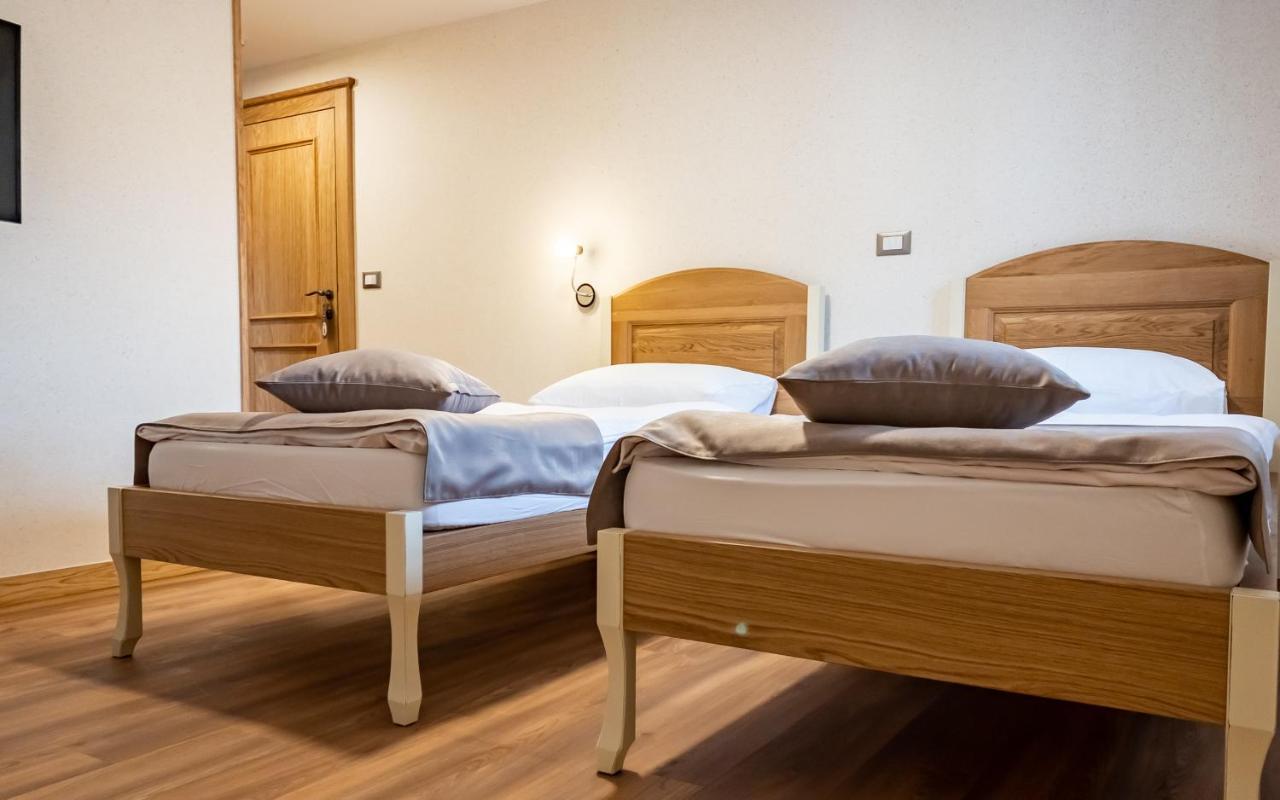 Guest House Pri Cesarju 캄니크 외부 사진